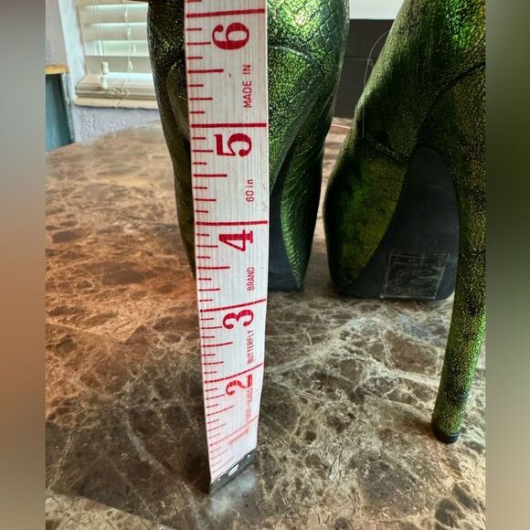 Shoe Dazzle Platform Heels Size 7 Metallic Green Snake Print Peep Toe - Picture 10 of 12